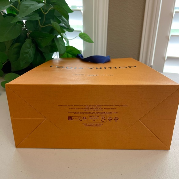 Louis Vuitton Authentic Empty Gift Bag 14X9X4 - Picture 2 of 7